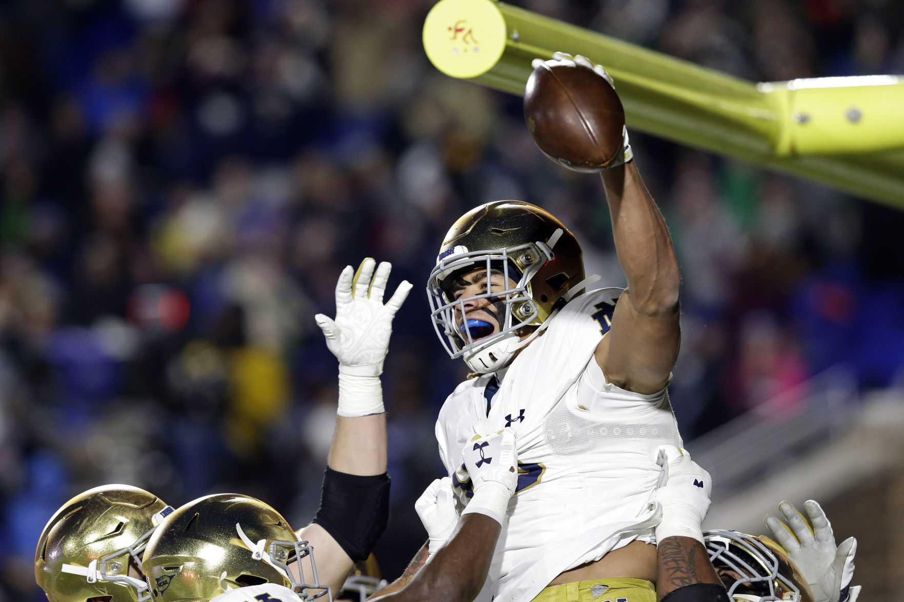 No. 23 Navy at No. 16 Notre Dame: Notre Dame 27-23